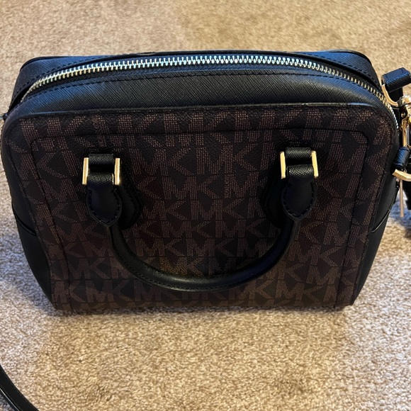 Like New Michael Kors Satchel - Picture 15 of 16